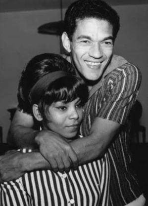 跟“小鸟”同天死 加林查第二任妻子去世 享年91岁